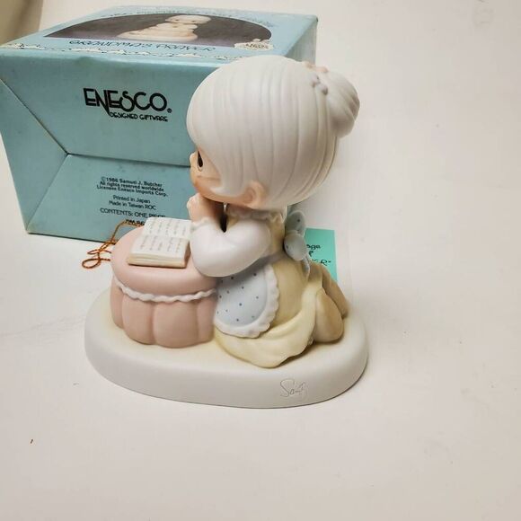Precious Moments Grandma's Prayer, 1986 Members Only figurine Olive Branch - Picture 6 of 8